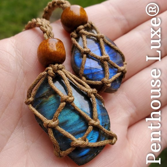 Penthouse Luxe Jewelry - NEW!! Real Labradorite Wooden Beaded Rope Fishing Net Pendant Necklace
